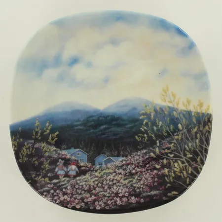 Seinälautanen Arabia, Keväinen Lappi, design Anita Rantanen-Siemers, korkeus 120mm