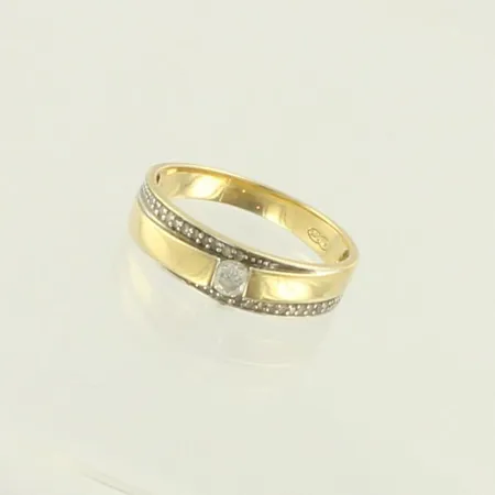 Timanttisormus 22xn.0.005ct ja 0.08ct, koko 15¾, 585, paino 2,0g Paino: 2 g