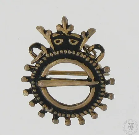 Viallinen rintaneula Kalevala Koru, leveys 20mm, 813, paino 2,2g Paino: 2,2 g