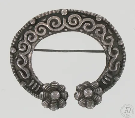 Rintakoru Kalevala Koru, leveys 55mm, metallia