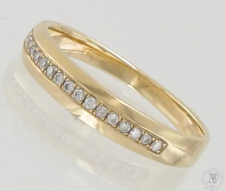 Timanttisormus 17xn.0.005ct, koko 17, 585, paino 2,2g Paino: 2,2 g