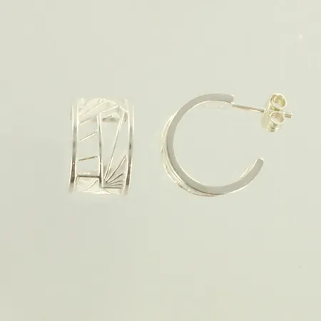 Korvakorut, kalevala koru, korkeus 18mm, 925, paino 7,5g 
