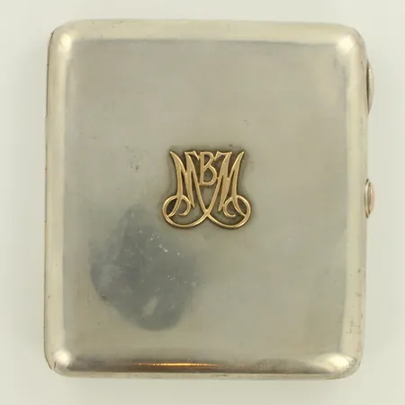 Savukerasia, kaiverrettu, korkeus 96mm, 813br hopea, paino 147,8g 