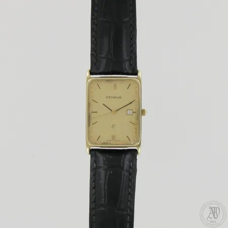 Kultarannekello Geneve nahkarannekkeella, korkeus, leveys ja pituus 35mm, 25mm ja 21cm, käytön jälkiä, ei patteria, 585br 28,0g Paino: 28 g