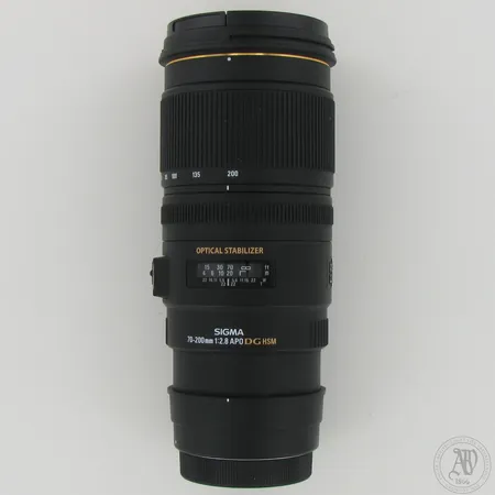 Teleobjektiivi Sigma 70-200mm 1:2.8 APO DG HSM ja säilytyskotelo.  Lähetetään postipakettina.