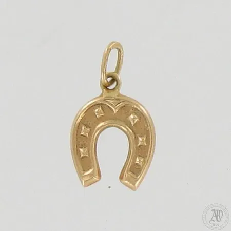 Hevosenkenkä-riipus, korkeus ja leveys 15mm ja 10mm, 585, paino 0,3g 