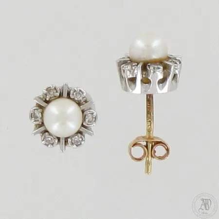 Helmikorvakorut timanteilla 12xn.0.005ct, Ø8mm, 585br, paino 2,1g 