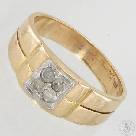 Timanttikantasormus 4xn.0.06ct, käytön jälkiä, koko 20, 585, paino 7,4g Paino: 7,4 g