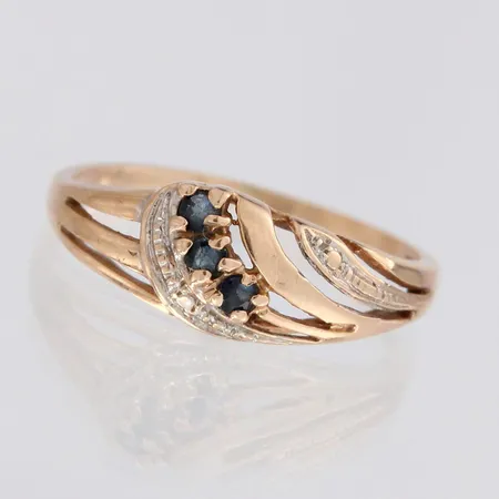 Kivisormus, koko 17, 585br kelta- ja valkokulta, paino 2,0g Paino: 2 g