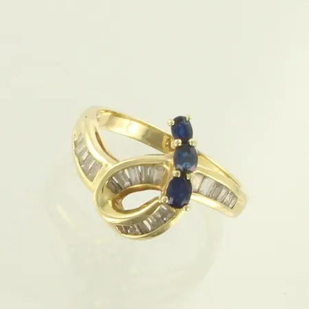 Kivisormus timanteilla 21xn0.01-0.03ct, koko 16½, 585br, paino 3,3g 