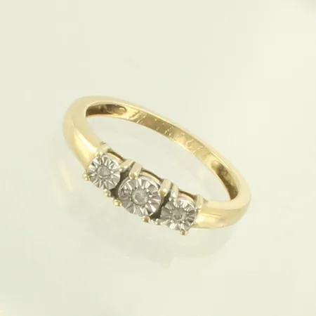 Timanttisormus 1xn.0.01 ja 2xn.0.005ct, kaiverrettu, koko 17½,  585 kelta- ja valkokulta, paino 2,4g 