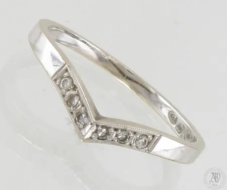 Timanttisormus 6xn.0.01ct, koko 17¼, 750 valkokulta, paino 1,6g Paino: 1,6 g