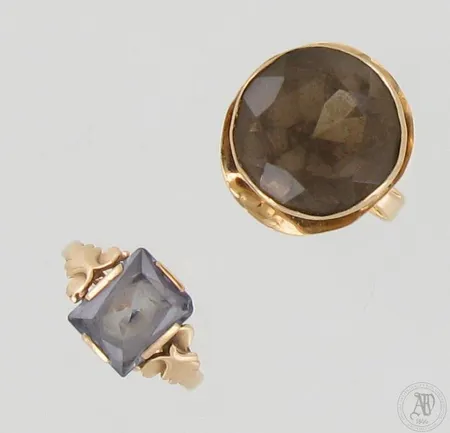 Viallisia kivisormuksia, 585br, paino 7,7g Paino: 7,7 g