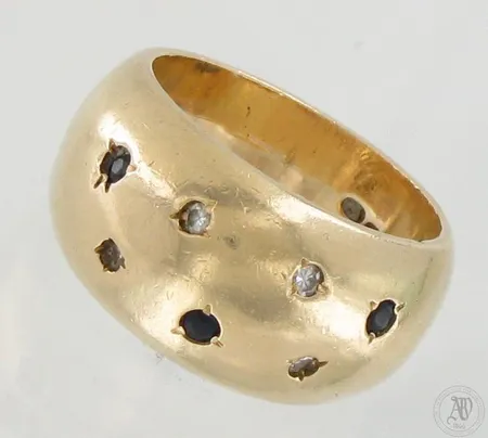 Kivisormus timanteilla 4xn.0.01ct, kaiverrettu, koko 17, käytön jälkiä, 585br, paino 16,5g Paino: 16,5 g