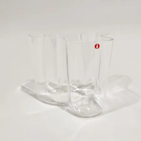Aalto-maljakko Iittala, design Alvar Aalto, korkeus 120mm, laser-kaiverrus, kirkas.