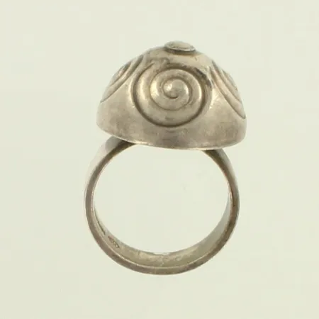 Sormus, Kalevala Koru, vuodelta 1967, koko 16½, 916h, paino 8,2g 