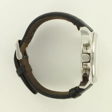 Teräsrannekello Tommy Hilfiger Chronograph, quartz, käytön jälkiä ja lasissa naarmu, Ø 45mm, kulunut nahkaranneke