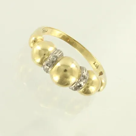 Timanttisormus 4xn.0.005ct, koko 16¾, 750, paino 3,6g 