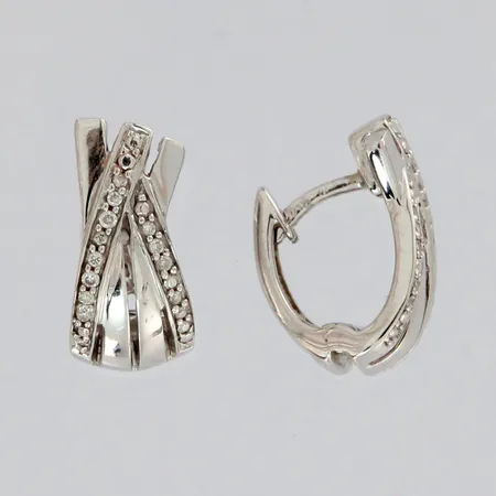 Timanttikorvakorut 24xn.0.005ct, korkeus 16mm, 585 valkokulta, paino 4,4g Paino: 4,4 g