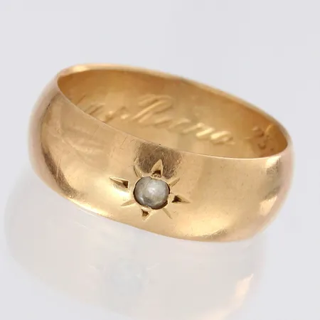 Kivisormus, kaiverrettu, koko 18, 750br, paino 6,8g Paino: 6,8 g