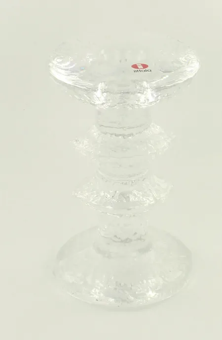 Kynttilänjalka Iittala, Festivo, design Timo Sarpaneva, korkeus 120mm Lähetetään postipakettina.