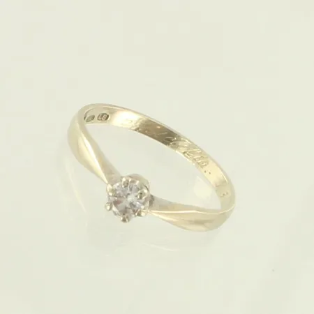 Timanttisormus 1xn.0.17ct, kaiverrettu, koko 16½, 585 valkokulta, paino 1,6g