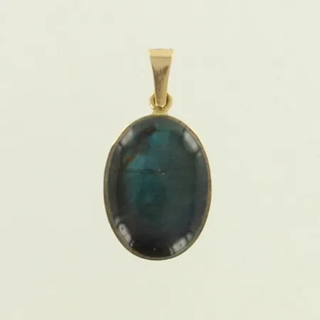 Spektroliittiriipus, korkeus 27mm, kivessä pieniä kulumia, 585br, paino 2,6g