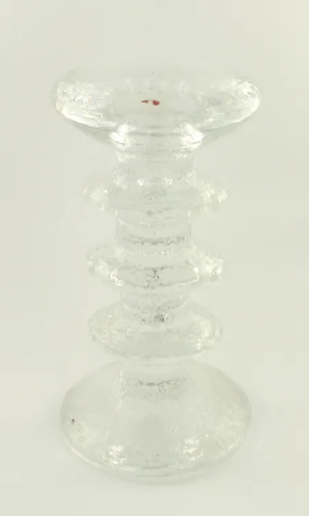 Kynttilänjalka Iittala, Festivo, signeeraus TS, design Timo Sarpaneva, korkeus 150mm Lähetetään postipakettina.