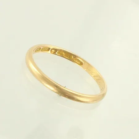 Sileä sormus, kaiverrettu, koko 18½, 750, paino 2,1g