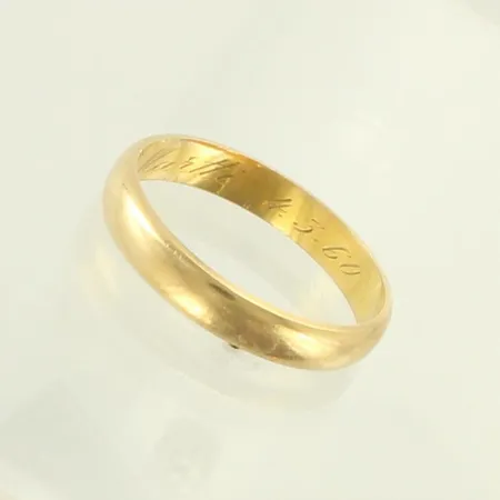 Sileä sormus, kaiverrettu, koko 18½, 750, paino 3,1g