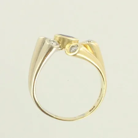 Kivisormus timanteilla 2xn.0.10ct ja 3xn.0.06ct, koko 19½, 585br kelta- ja valkokulta, paino 9,2g 