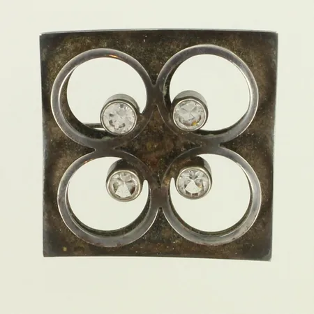 Viallinen kivirintaneula, korkeus 38mm, 813br, paino 10,4g 