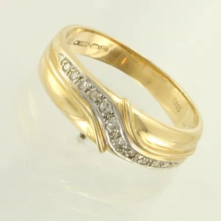Timanttisormus 3xn.0.02ct 8xn.0.01ct, koko 18½, 585, paino 3,6g 