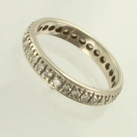 Allianssi timanttisormus 28xn.0.02ct, koko 18, 585 valkokulta, paino 3,5g 