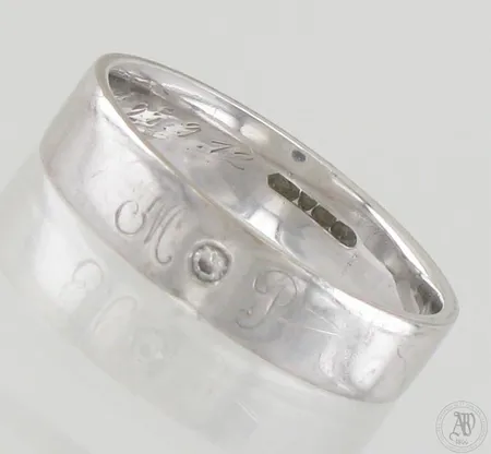 Timanttisormus 1xn.0.03ct, kaiverrettu, koko 20¾, 585 valkokulta, paino 6,5g 