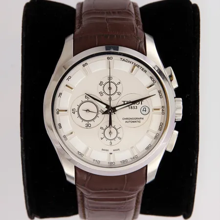 Teräsrannekello, Tissot Couturier, automaatti, taulun Ø 43mm, Ref. 035.627.16.031.00, sr. JYM3021NB, erittäin hyvä kuntoinen, kotelo, manuaalit ja todistus Lähetetään postipakettina.