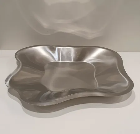 Teräsvati, Iittala, design Alvar Aalto, 358 mm, pohjassa käyttökulumaa Lähetetään postipakettina.