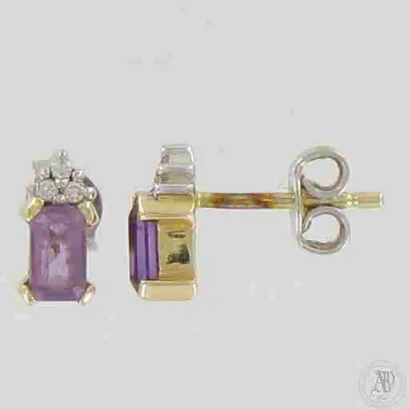 Kivikorvakorut timanteilla 6xn.0.005ct, korkeus 8mm, 585br (taustat 585 valkokultaa), paino 1,5g 