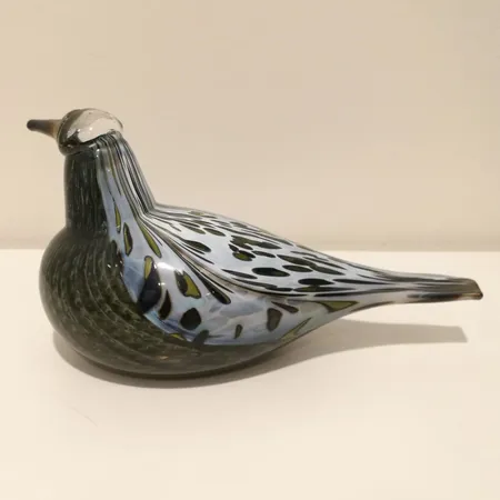 Lasilintu, sign. O.Toikka nuutajärvi, 1997, 215x110mm Lähetetään postipakettina.