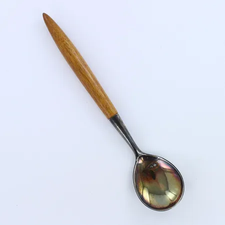 Sokerilusikka puukahvalla, pituus 145mm, 813br hopea, paino 12,5g 