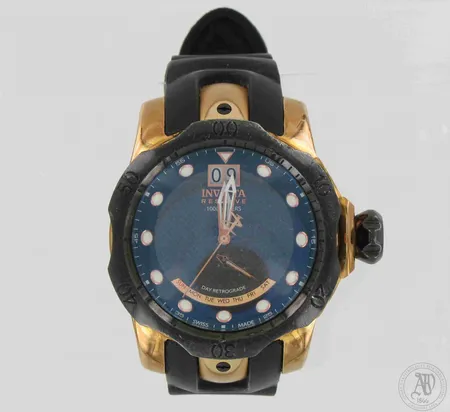 Teräsrannekello Invicta Reserve, mallinumero 1594, quartz: paristo loppunut, käytön jälkiä, silikoonirannekkeessa murtumaa, taulun Ø 55mm, laatikko 