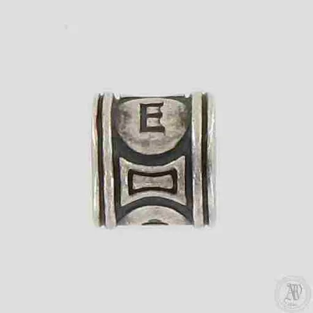 Hela, Kalevala Koru, My Saaga "E", mitat 10x10mm, 925, paino 2,3g