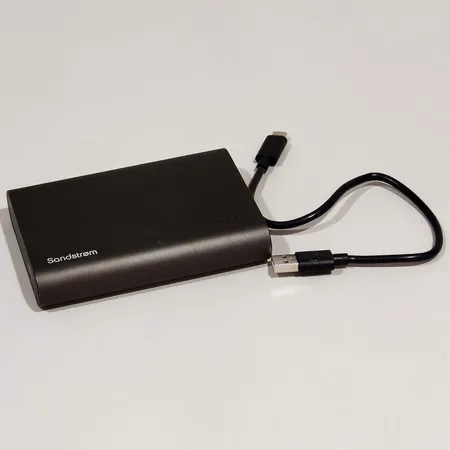 Varavirtalähde Sandstrøm 13400mAh (alumiini), virtajohto, Lähetetään postipakettina.