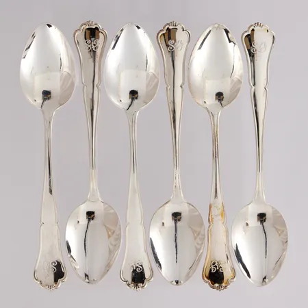 Kuusi kahvilusikkaa, Chippendale, kaiverrettu, pituus 115mm, 830, paino 75,2g Paino: 75,2 g