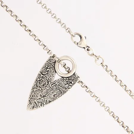 Kaulakoru, Kalevala Koru, Elämän roihu, ketjun pituus 45-50cm, riipuksen korkeus 32mm, 925, paino 13,7g Paino: 13,7 g