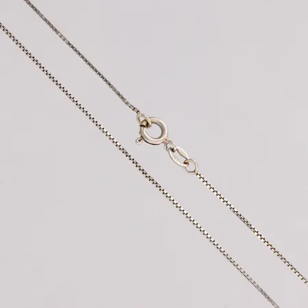 Venetsia-kaulaketju, käytön jälkiä, pituus 61cm, 750 valkokulta, 3,6g Paino: 3,6 g