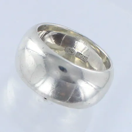 Sileä sormus, kaiverrettu, leveys 10mm, koko 17½, 925, paino 11,1g