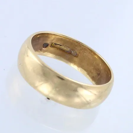 Sileä sormus, leveys 6mm, koko 17½, 750, paino 6,3g 