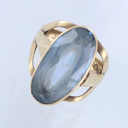 Viallinen kivisormus, kaiverrettu, 585br, paino 3,4g