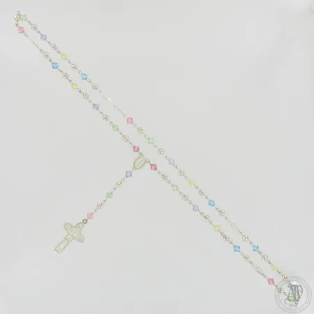 Ristikaulakoru kivillä, pituus ja leveys 68cm ja 23mm, 925br, paino 21,5g 